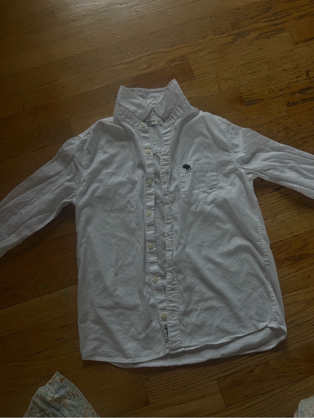 Boys Abercrombie & Fitch White Button-Front Shirt with Small Navy Logo